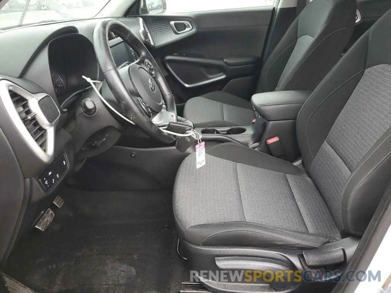 7 fotografías del automóvil dañado KNDJ63AU9L7729258 KIA SOUL 2020
