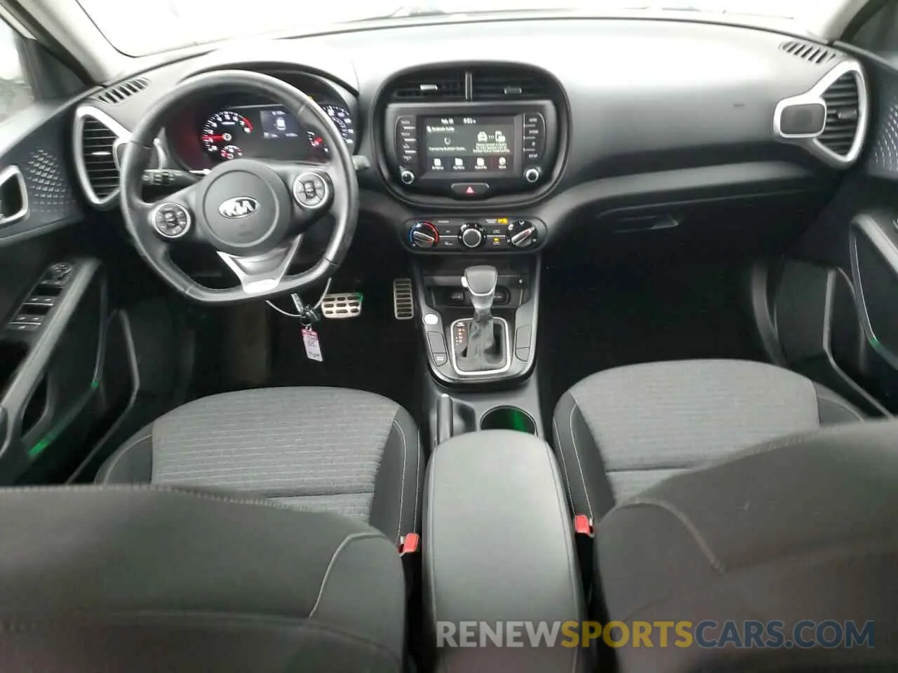 8 fotografías del automóvil dañado KNDJ63AU9L7729258 KIA SOUL 2020