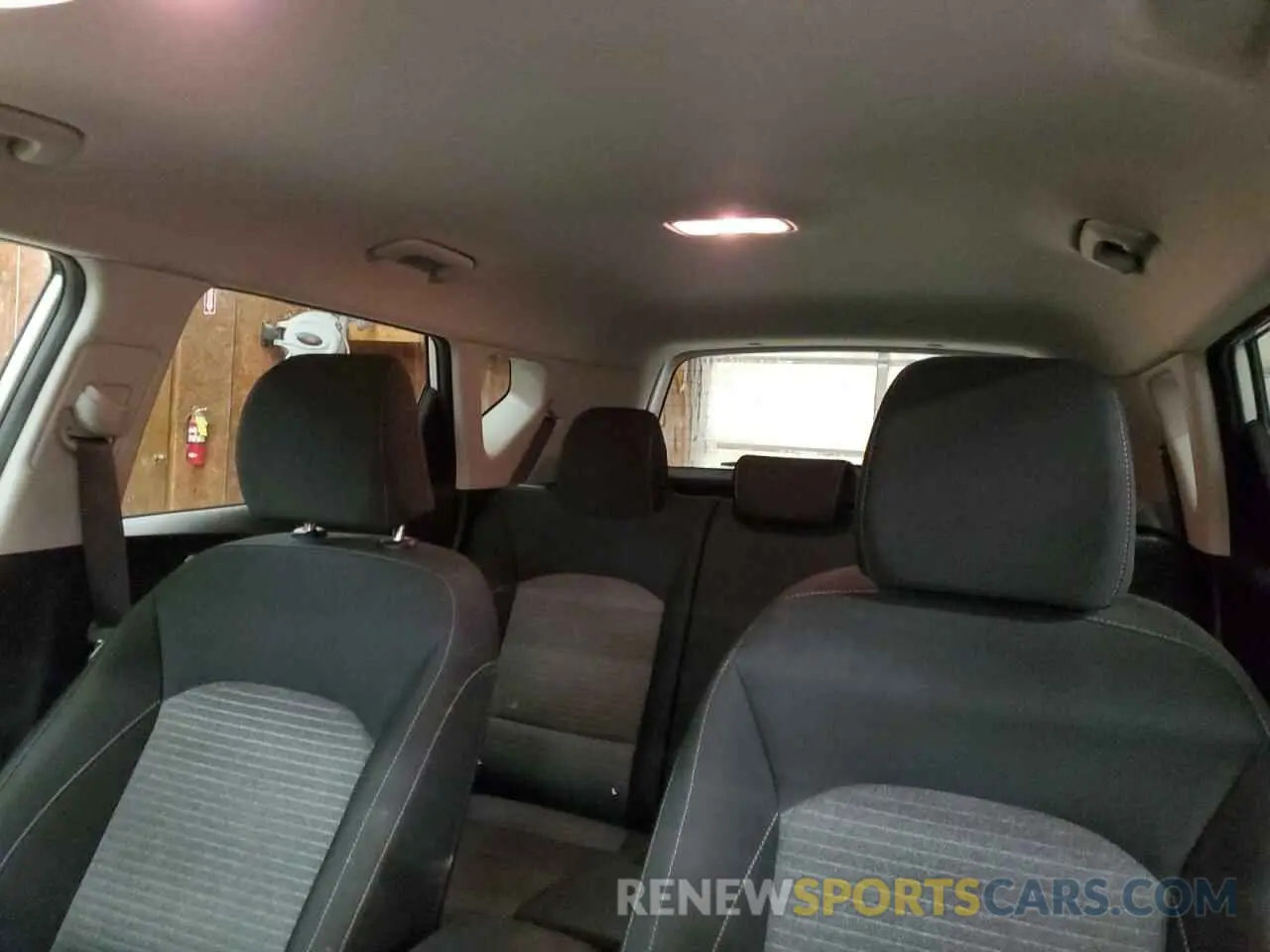 10 fotografías del automóvil dañado KNDJ63AUXL7703333 KIA SOUL 2020