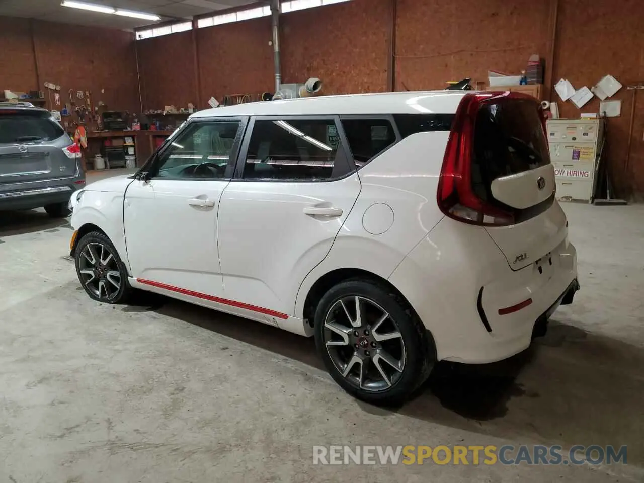 2 fotografías del automóvil dañado KNDJ63AUXL7703333 KIA SOUL 2020