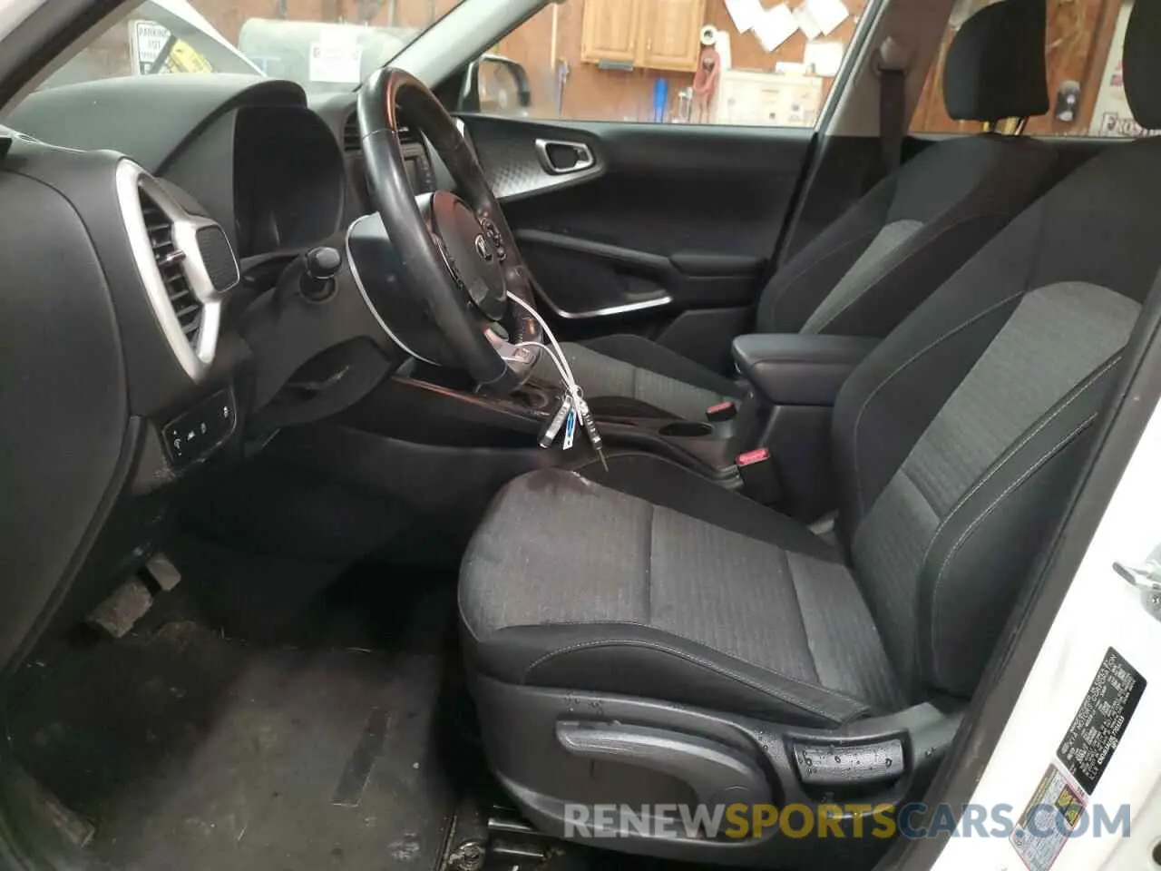 7 fotografías del automóvil dañado KNDJ63AUXL7703333 KIA SOUL 2020