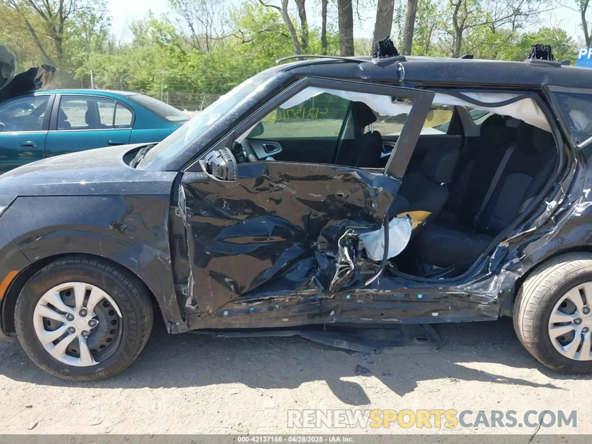 15 fotografías del automóvil dañado KNDJ22AU9M7757617 KIA SOUL 2021