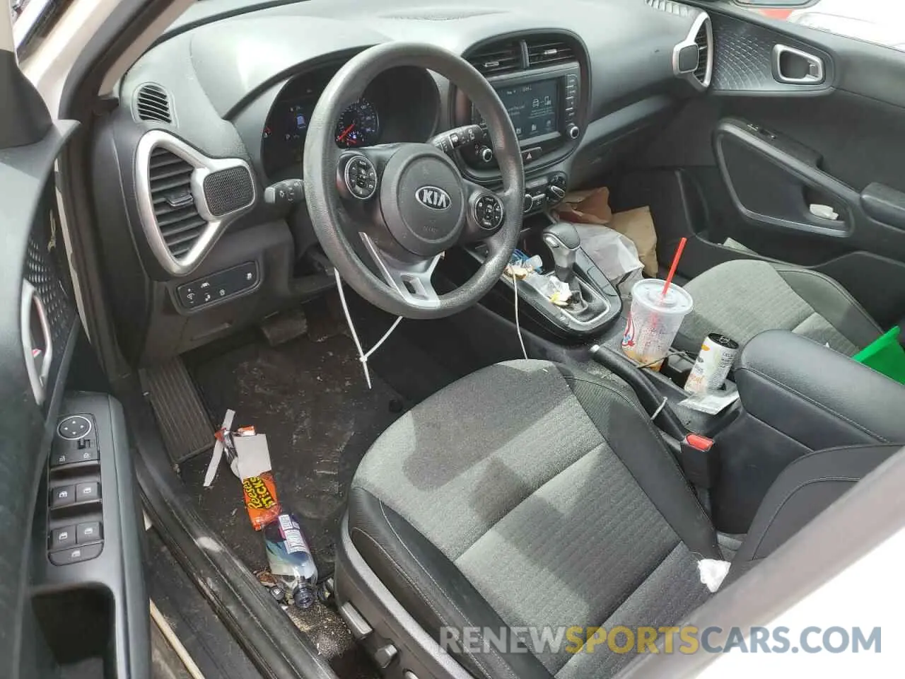 8 fotografías del automóvil dañado KNDJ23AU0M7124588 KIA SOUL 2021
