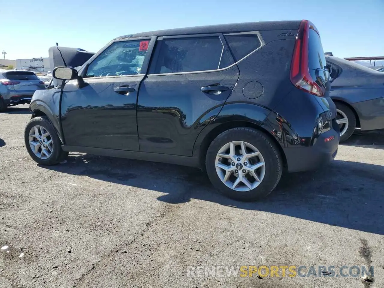 2 fotografías del automóvil dañado KNDJ23AU0M7743787 KIA SOUL 2021