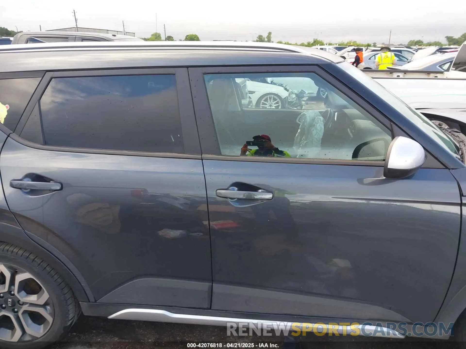 12 fotografías del automóvil dañado KNDJ23AU0M7764980 KIA SOUL 2021