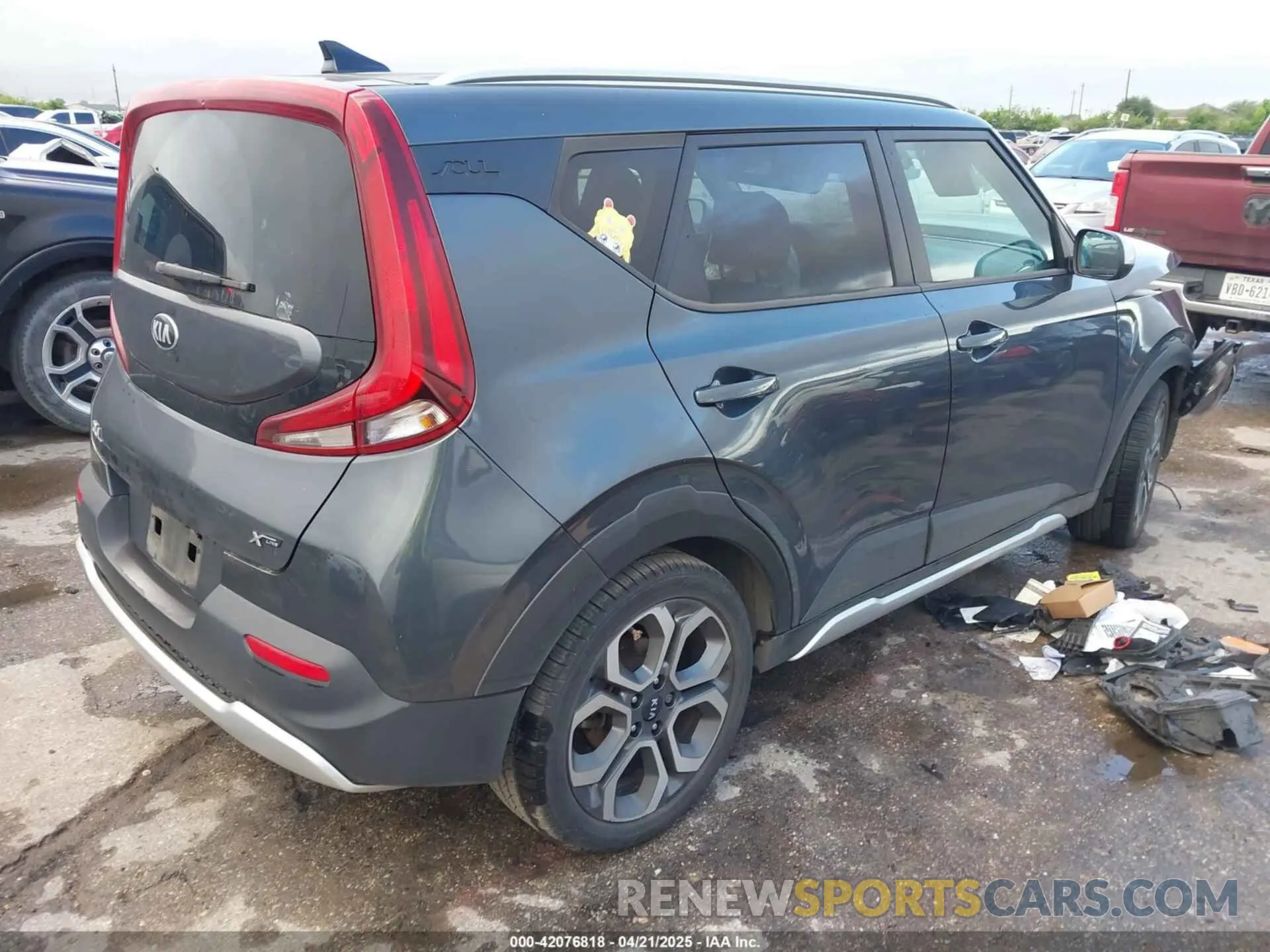 4 fotografías del automóvil dañado KNDJ23AU0M7764980 KIA SOUL 2021