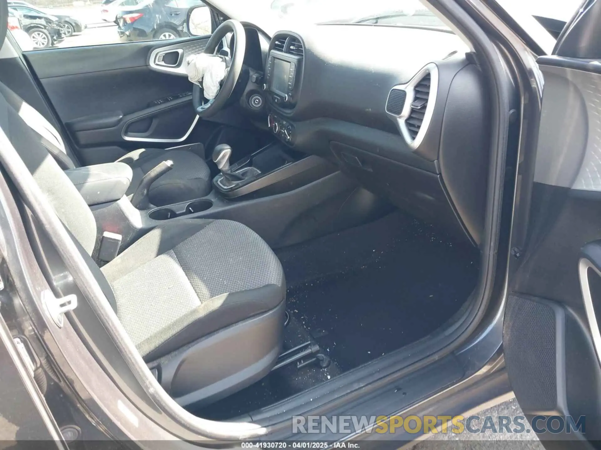 5 fotografías del automóvil dañado KNDJ23AU0M7769516 KIA SOUL 2021