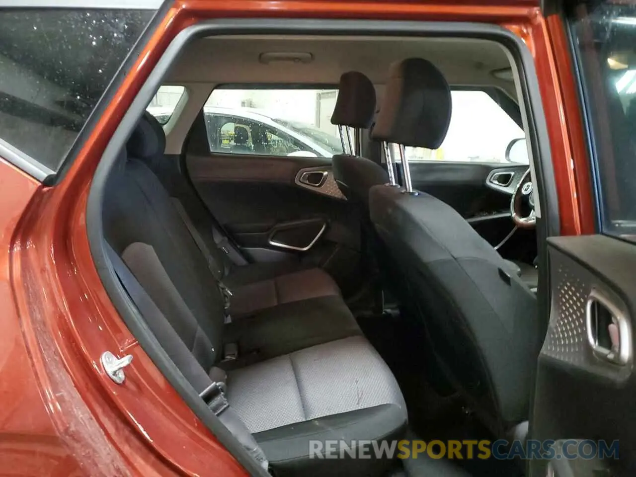 11 fotografías del automóvil dañado KNDJ23AU0M7780113 KIA SOUL 2021