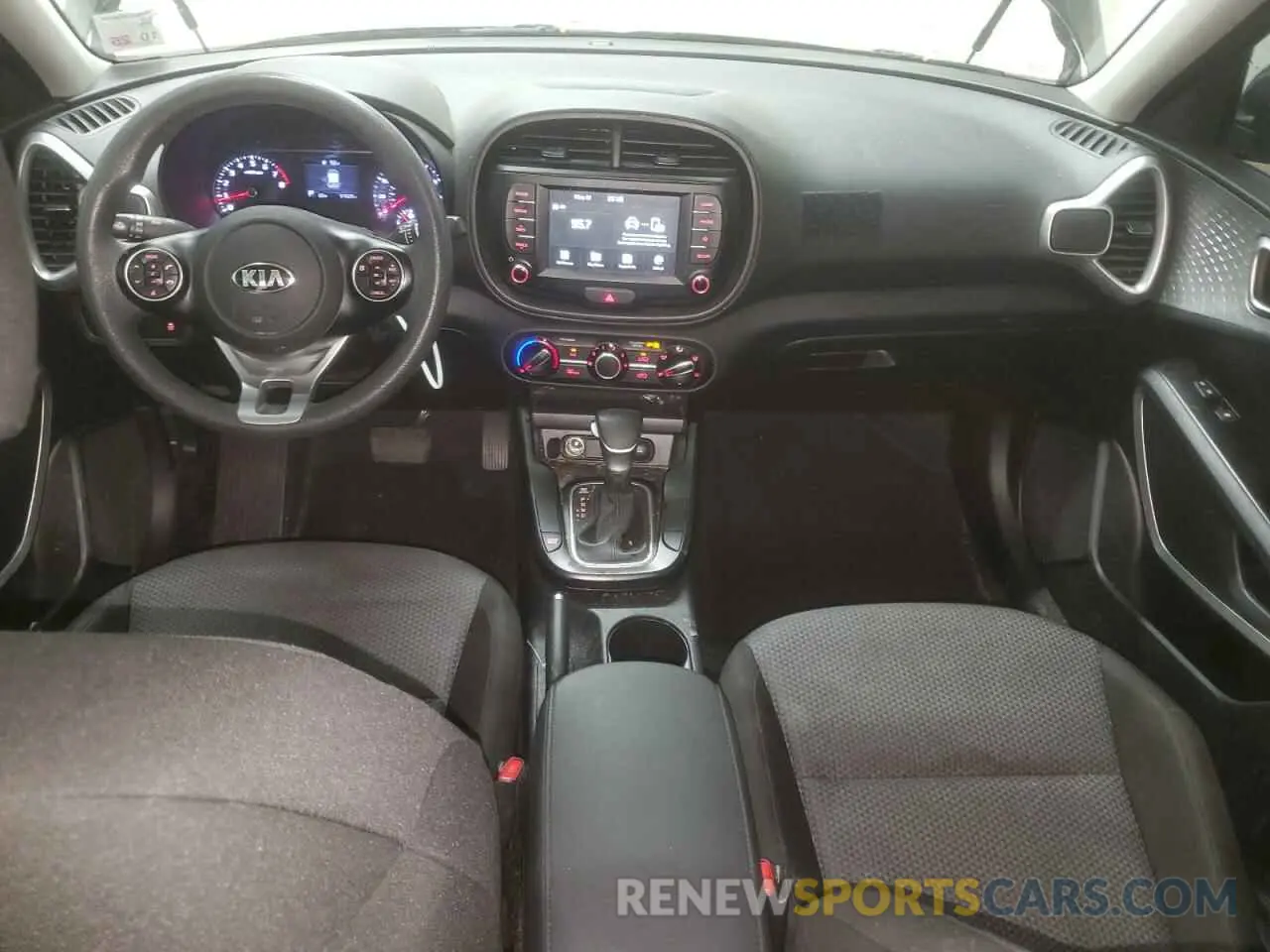 8 fotografías del automóvil dañado KNDJ23AU0M7786252 KIA SOUL 2021