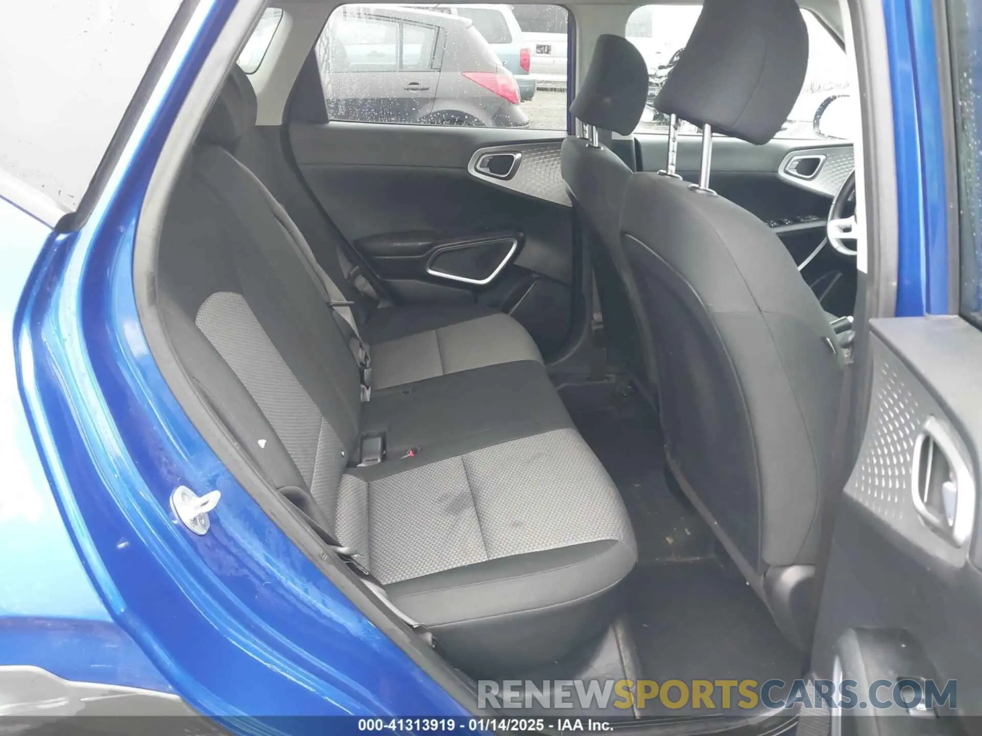 8 fotografías del automóvil dañado KNDJ23AU1M7133364 KIA SOUL 2021