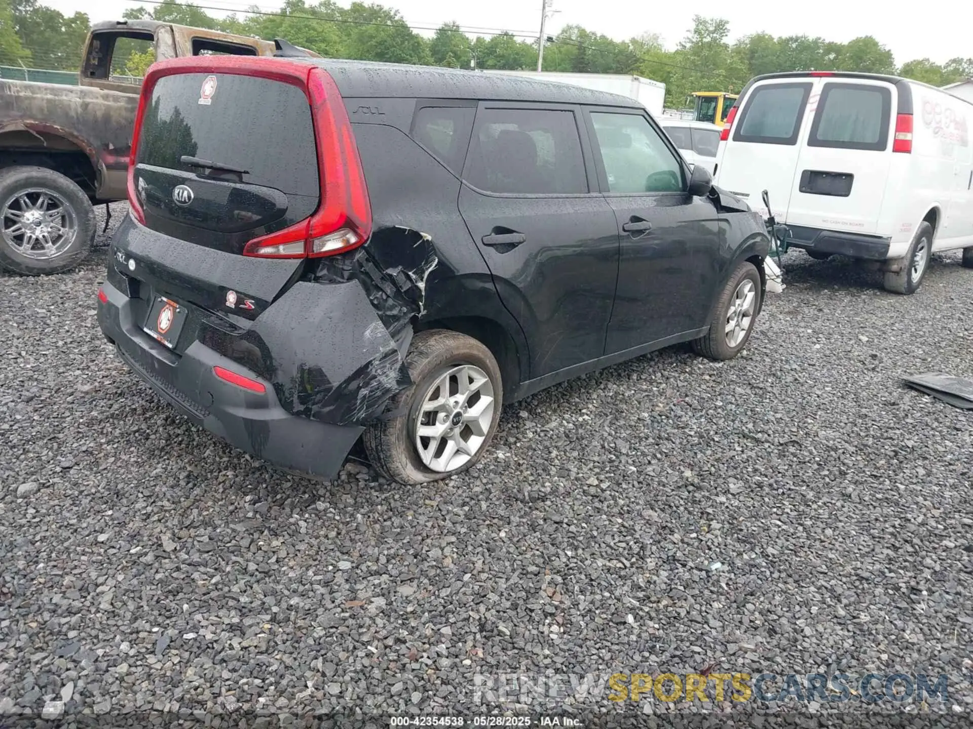 4 fotografías del automóvil dañado KNDJ23AU1M7133493 KIA SOUL 2021