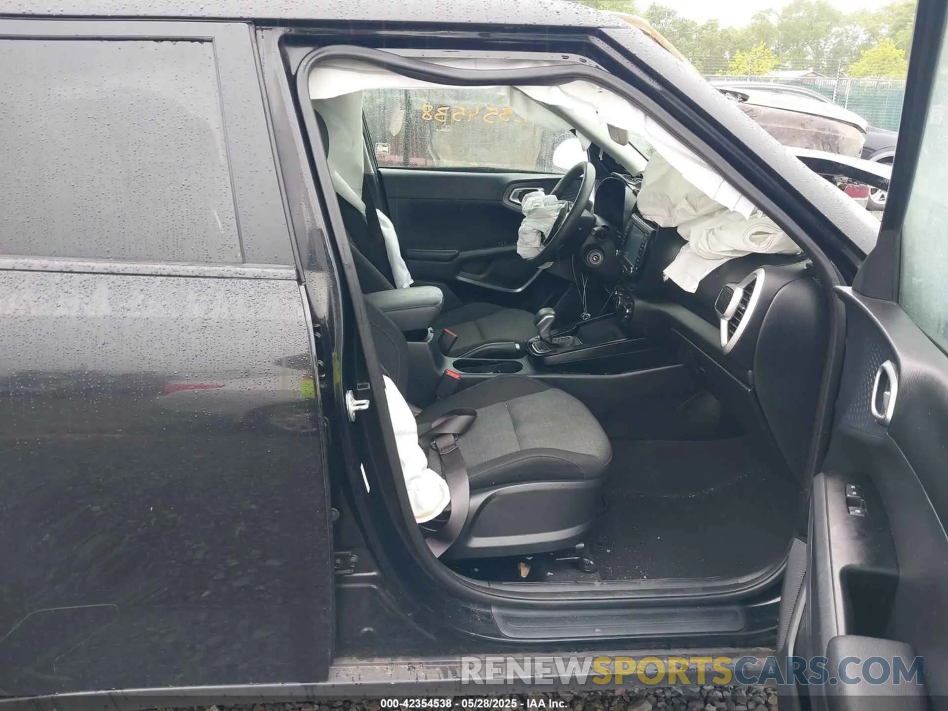 5 fotografías del automóvil dañado KNDJ23AU1M7133493 KIA SOUL 2021