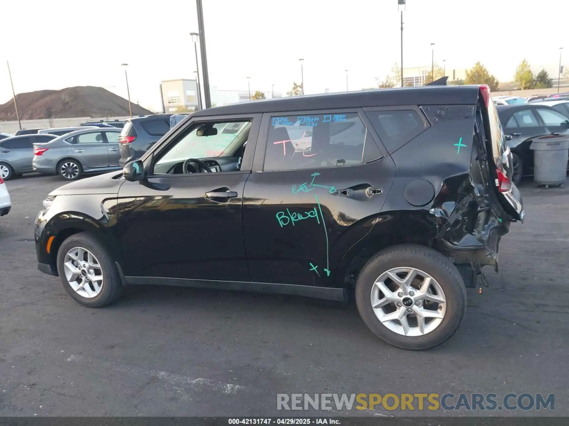 15 fotografías del automóvil dañado KNDJ23AU1M7758301 KIA SOUL 2021