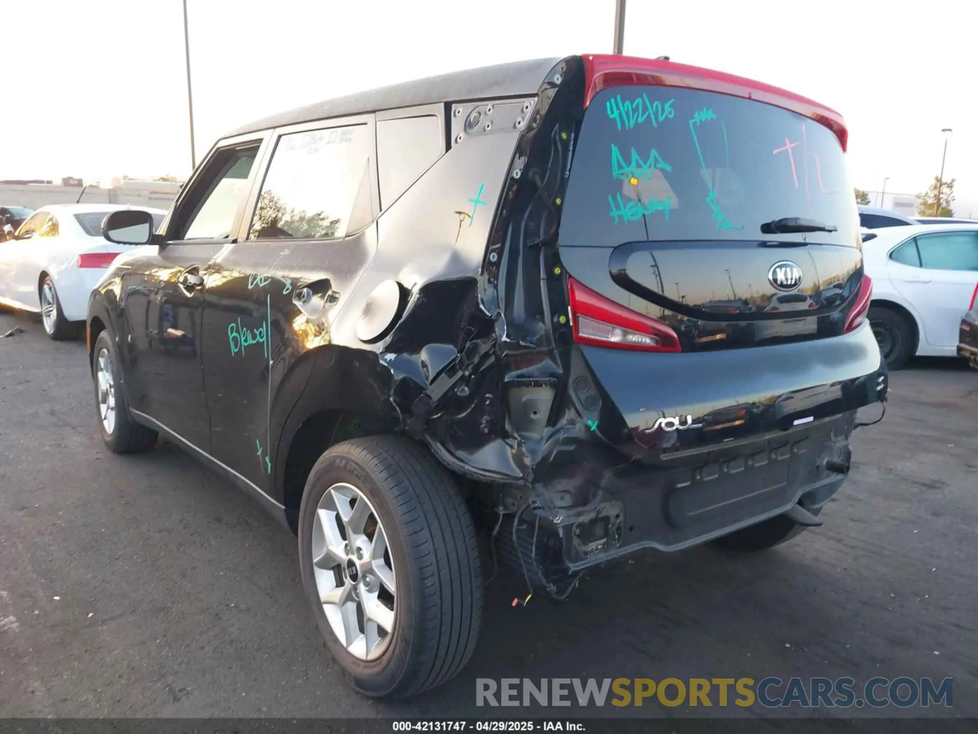 6 fotografías del automóvil dañado KNDJ23AU1M7758301 KIA SOUL 2021