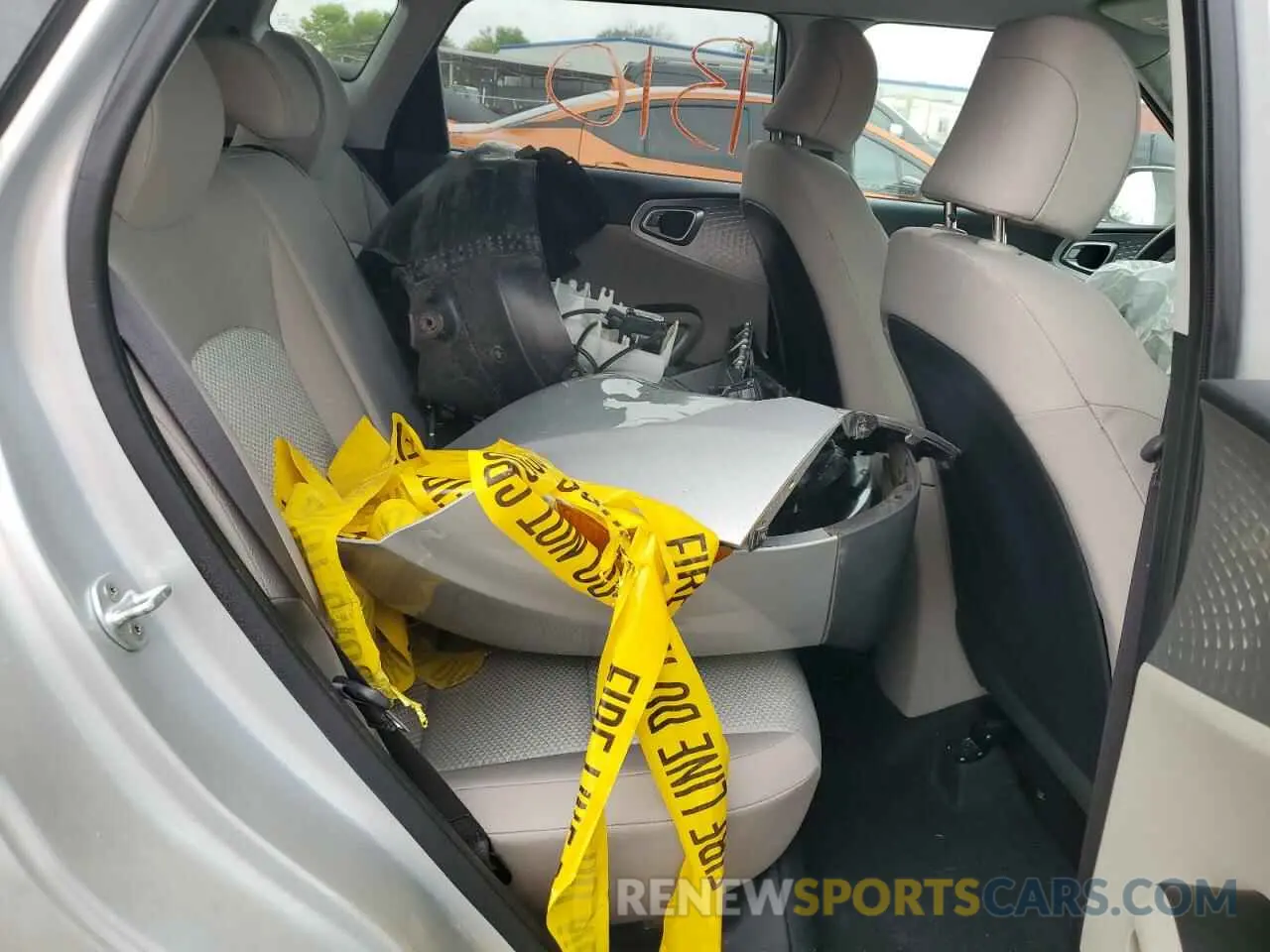 10 fotografías del automóvil dañado KNDJ23AU1M7762882 KIA SOUL 2021