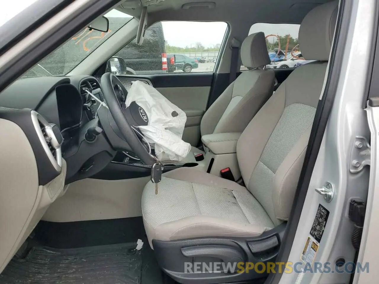 7 fotografías del automóvil dañado KNDJ23AU1M7762882 KIA SOUL 2021