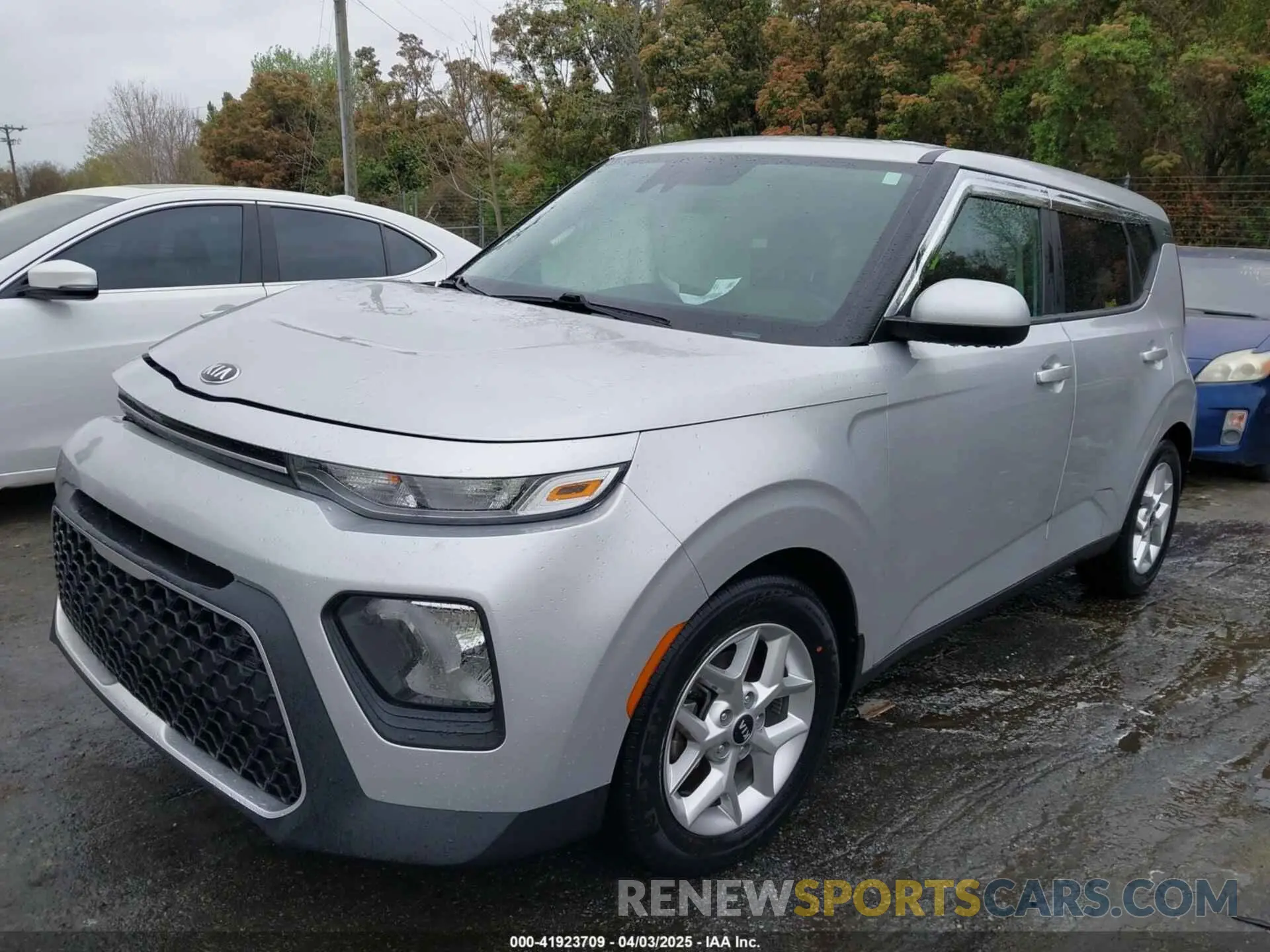2 fotografías del automóvil dañado KNDJ23AU1M7763711 KIA SOUL 2021