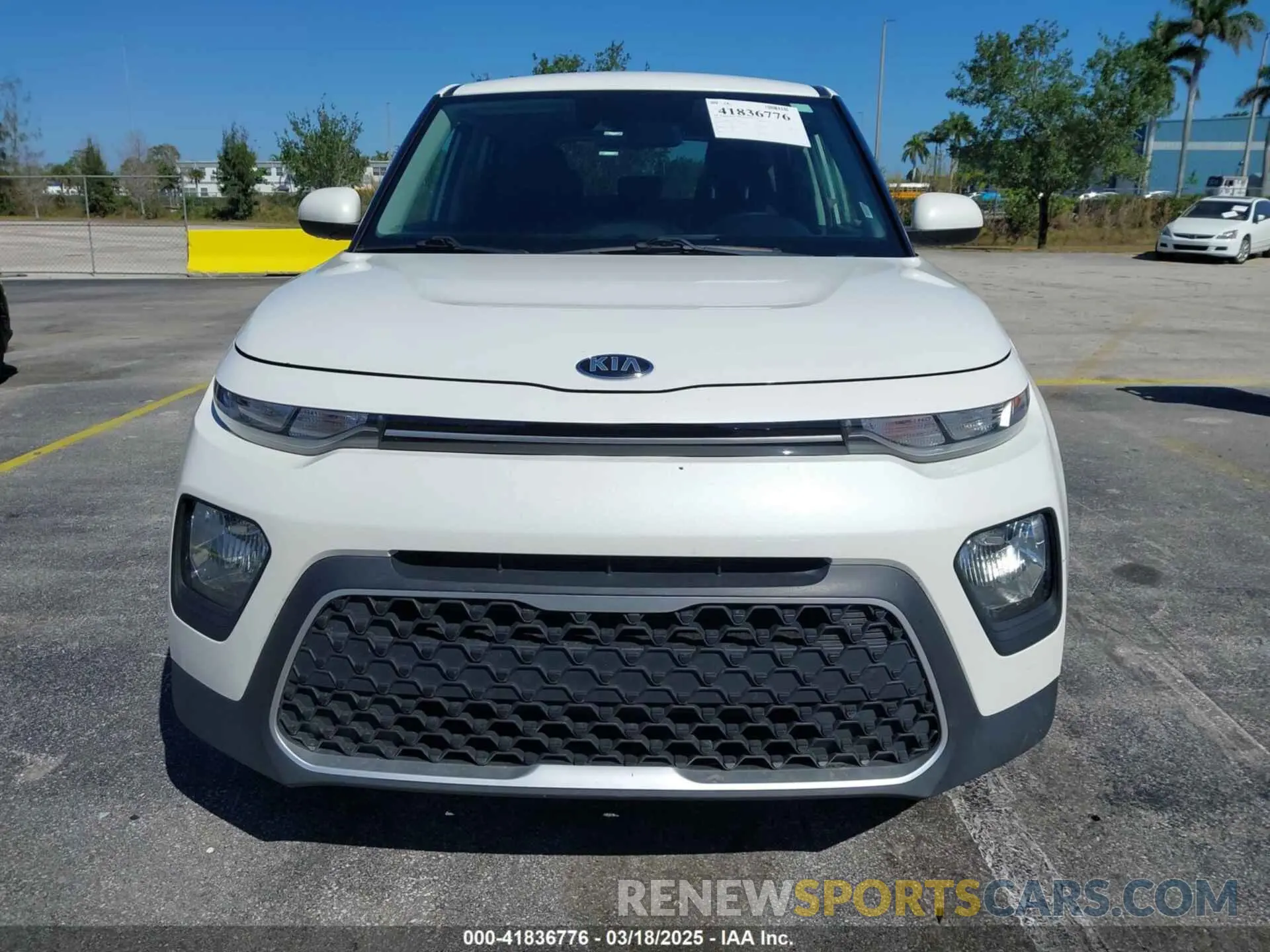 12 fotografías del automóvil dañado KNDJ23AU1M7769377 KIA SOUL 2021