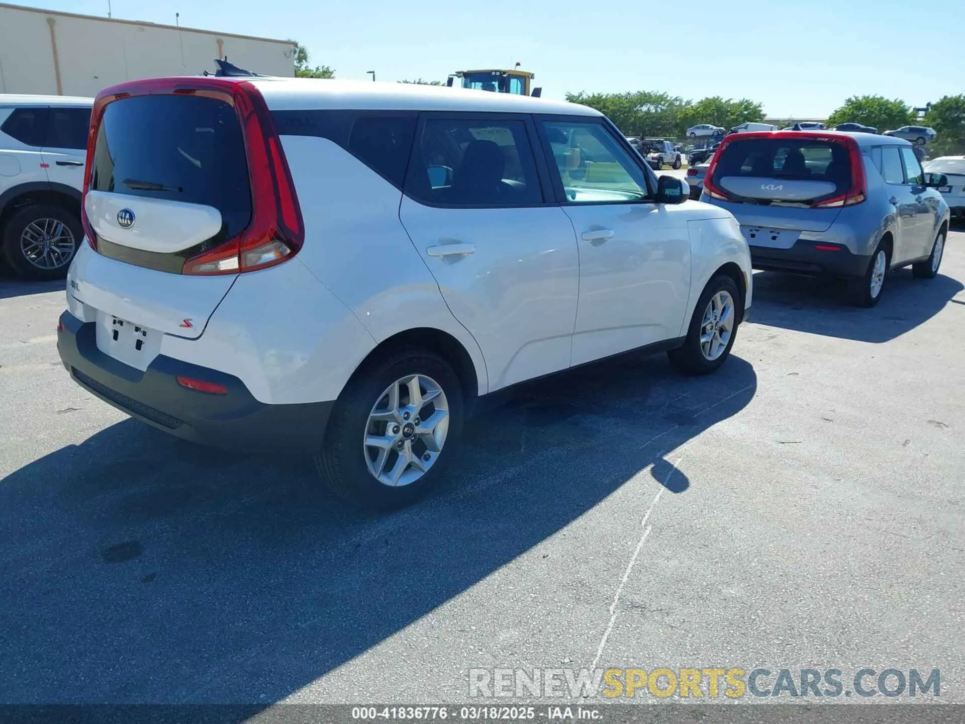 4 fotografías del automóvil dañado KNDJ23AU1M7769377 KIA SOUL 2021