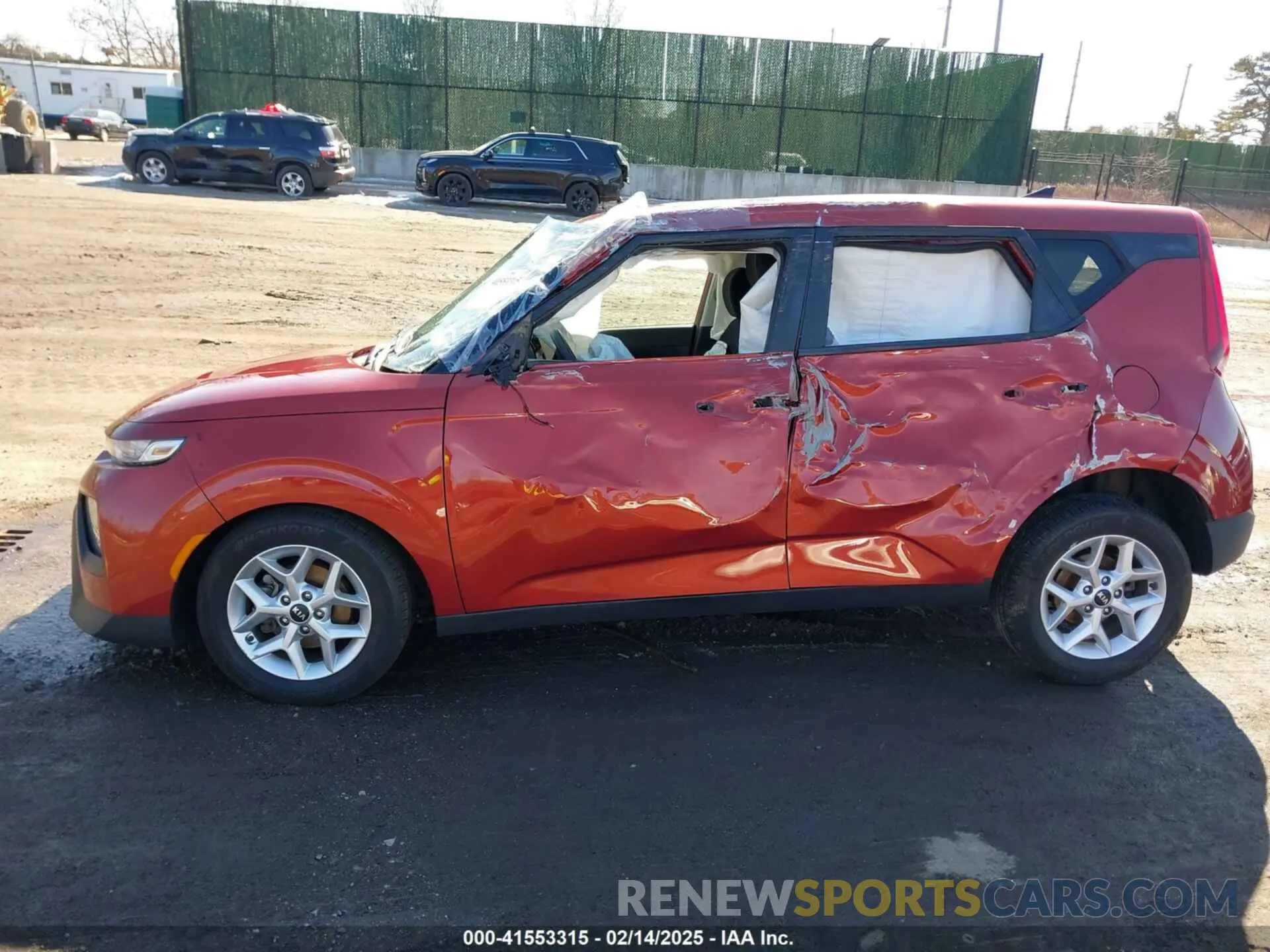14 fotografías del automóvil dañado KNDJ23AU1M7789211 KIA SOUL 2021