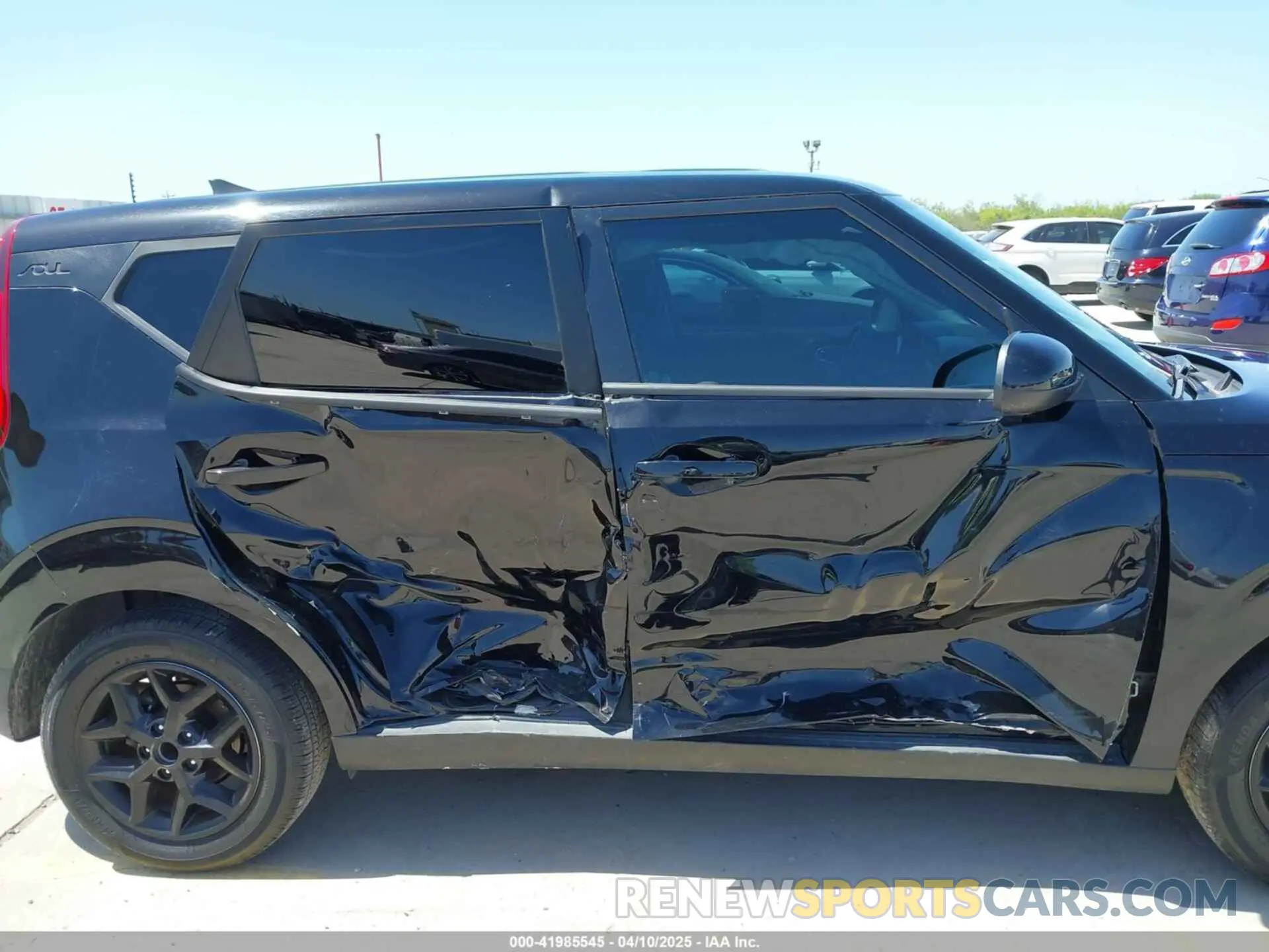 13 fotografías del automóvil dañado KNDJ23AU2M7129615 KIA SOUL 2021