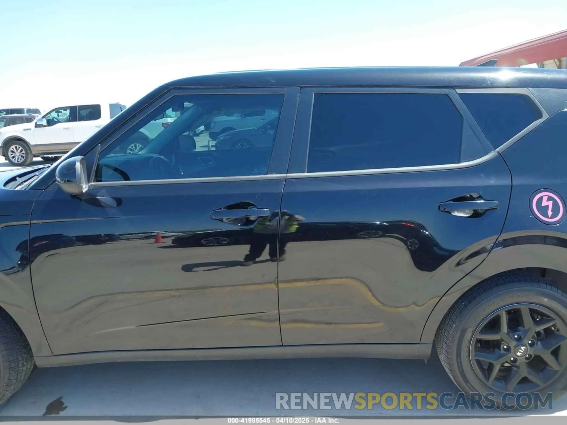 14 fotografías del automóvil dañado KNDJ23AU2M7129615 KIA SOUL 2021