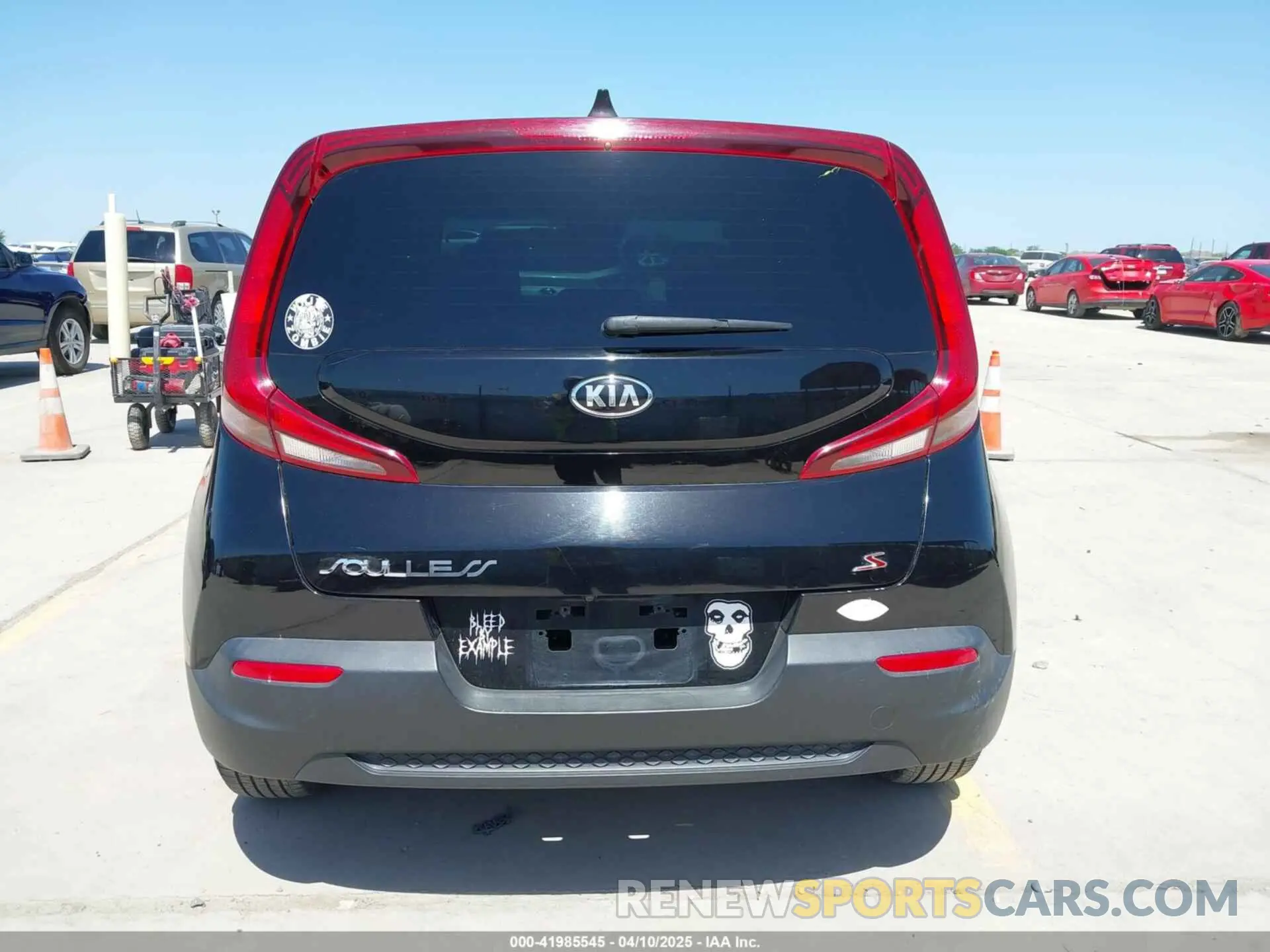 16 fotografías del automóvil dañado KNDJ23AU2M7129615 KIA SOUL 2021