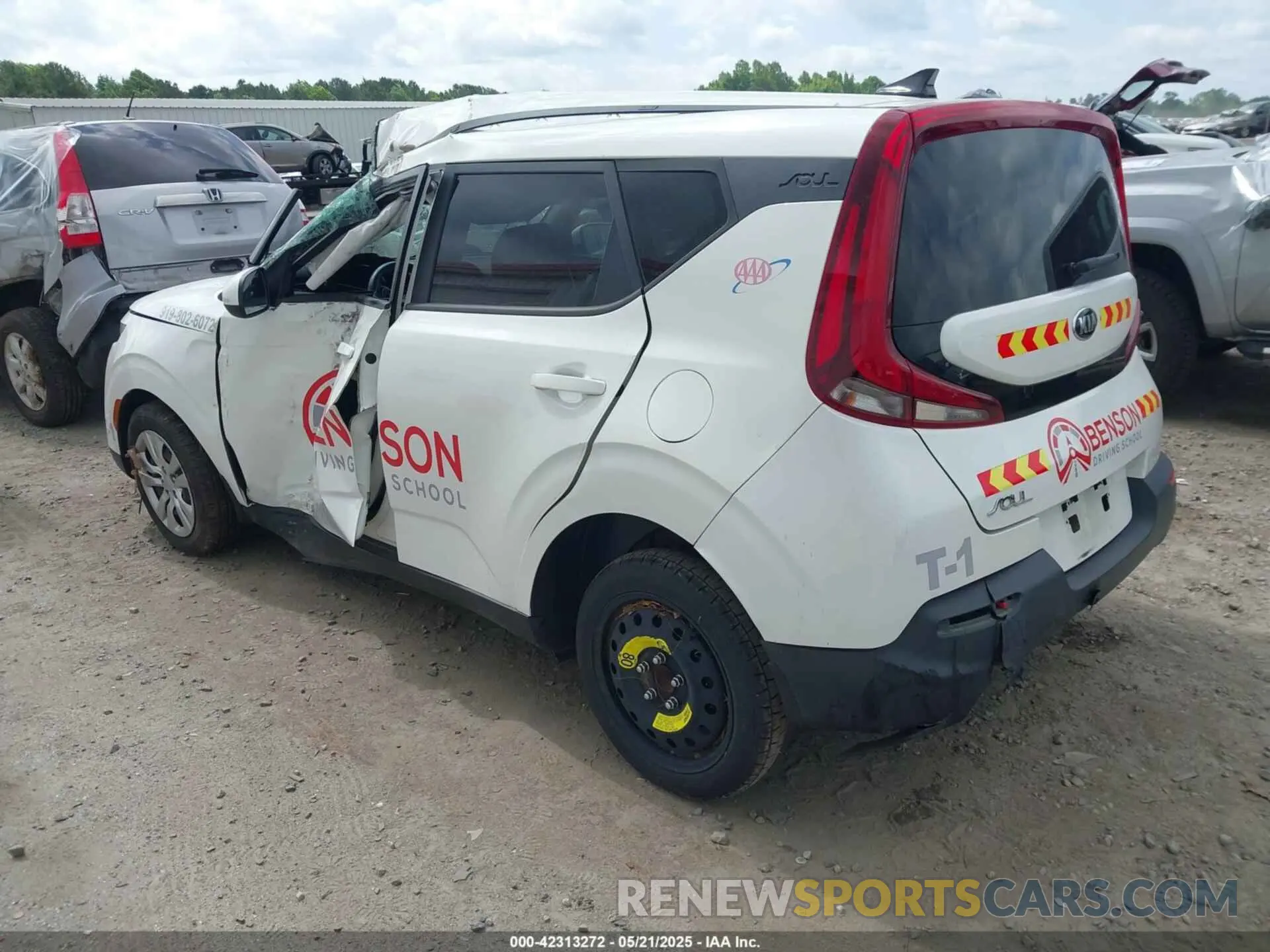 3 fotografías del automóvil dañado KNDJ23AU2M7143241 KIA SOUL 2021