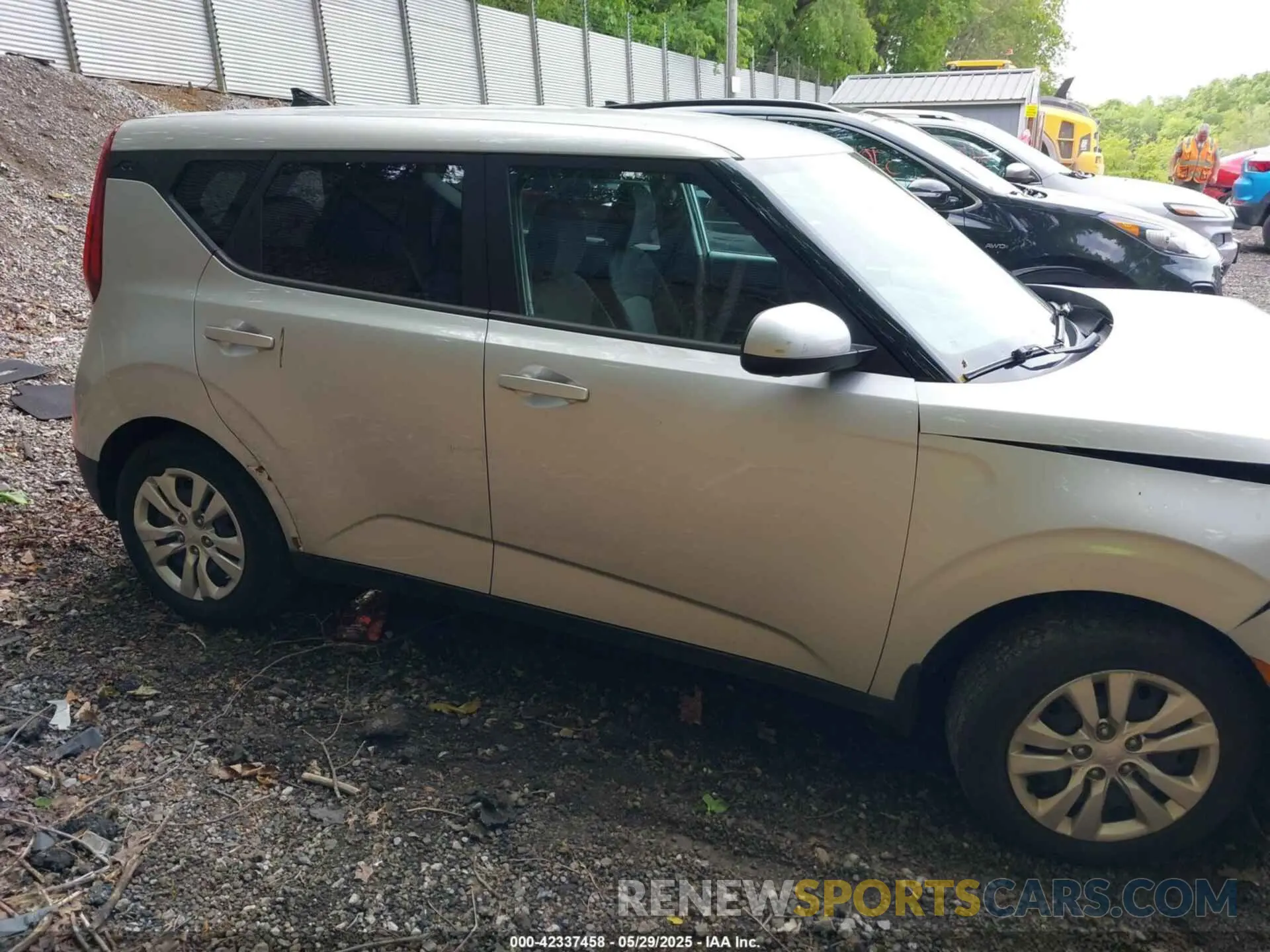 14 fotografías del automóvil dañado KNDJ23AU2M7739658 KIA SOUL 2021
