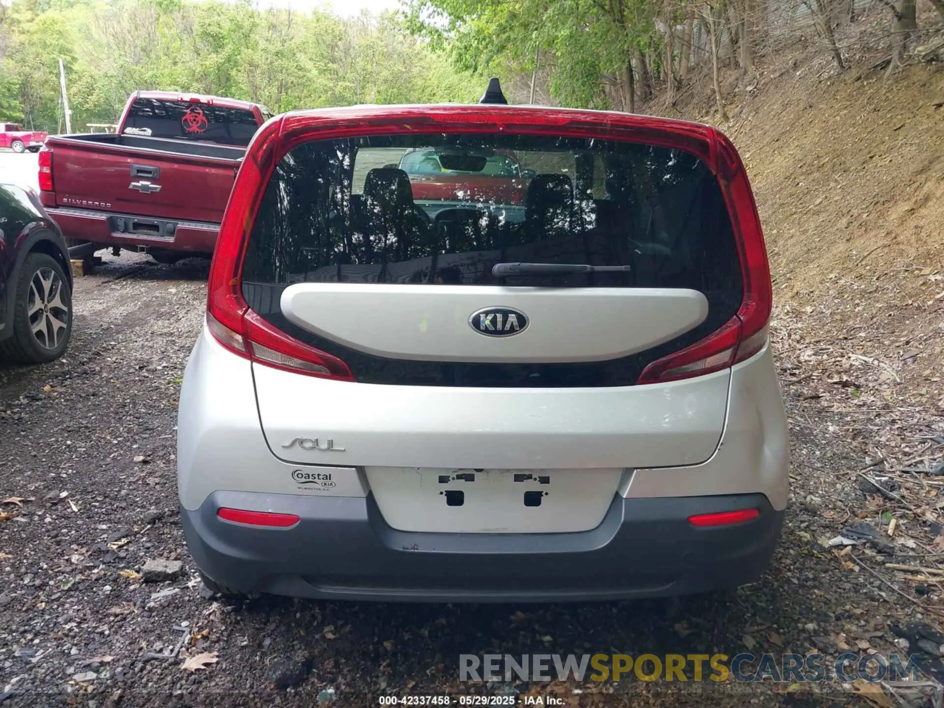 17 fotografías del automóvil dañado KNDJ23AU2M7739658 KIA SOUL 2021
