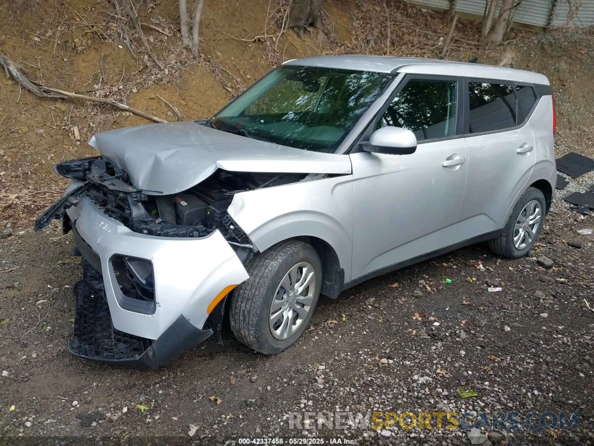 2 fotografías del automóvil dañado KNDJ23AU2M7739658 KIA SOUL 2021