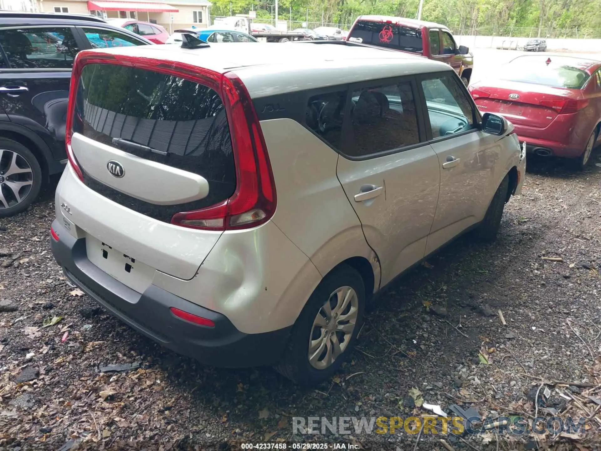 4 fotografías del automóvil dañado KNDJ23AU2M7739658 KIA SOUL 2021