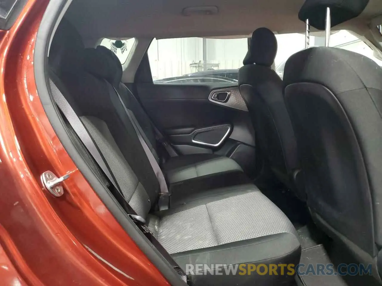 12 fotografías del automóvil dañado KNDJ23AU2M7759909 KIA SOUL 2021