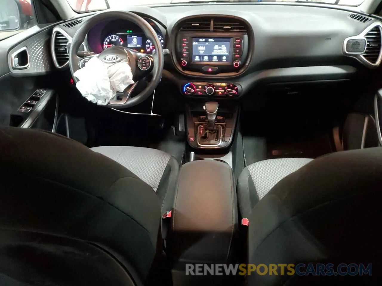 8 fotografías del automóvil dañado KNDJ23AU2M7759909 KIA SOUL 2021
