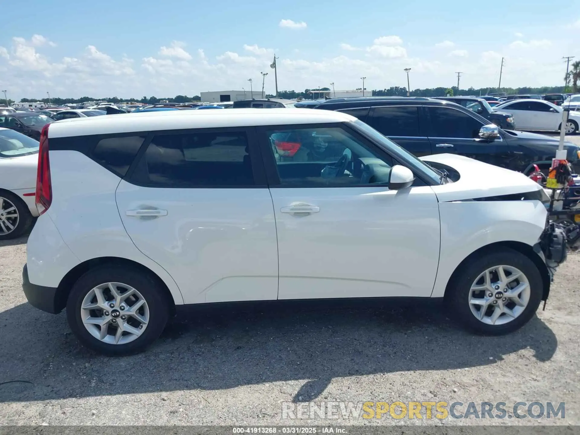 12 fotografías del automóvil dañado KNDJ23AU2M7774376 KIA SOUL 2021