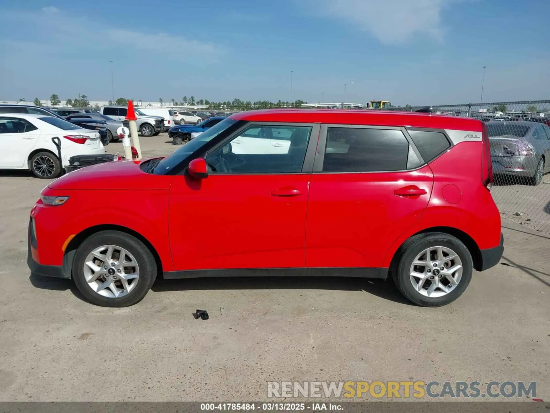 14 fotografías del automóvil dañado KNDJ23AU2M7774751 KIA SOUL 2021