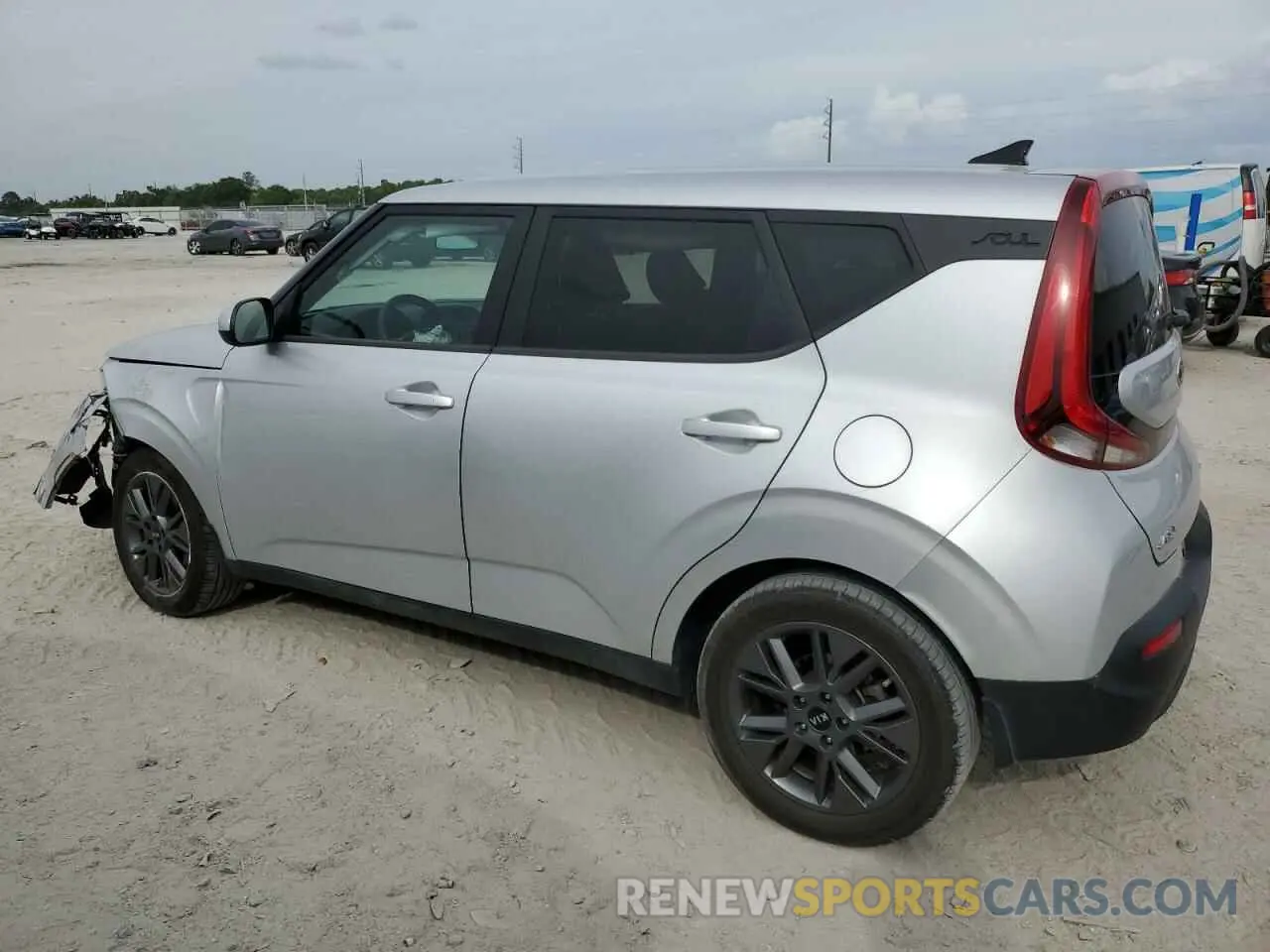 2 fotografías del automóvil dañado KNDJ23AU2M7795745 KIA SOUL 2021