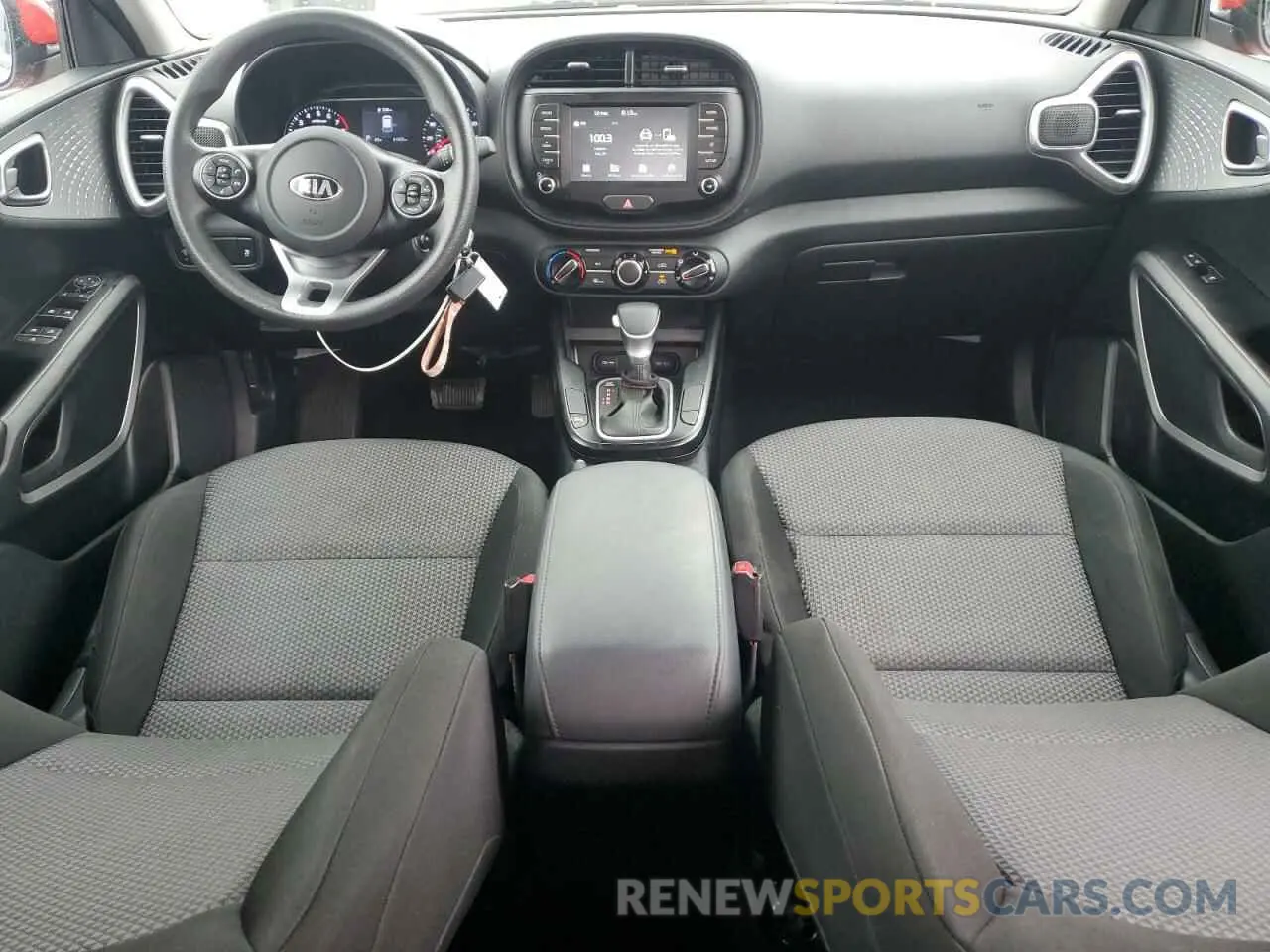 8 fotografías del automóvil dañado KNDJ23AU3M7143250 KIA SOUL 2021