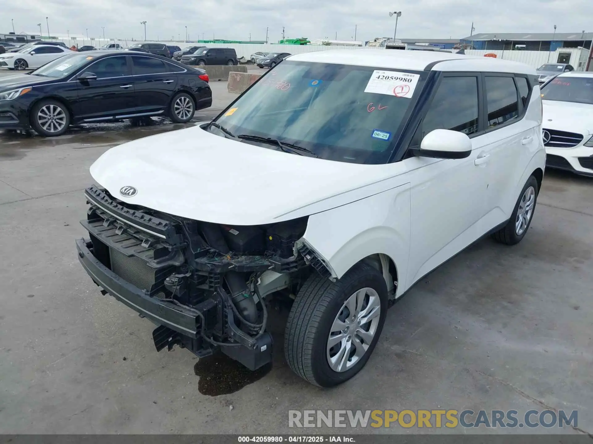 2 fotografías del automóvil dañado KNDJ23AU3M7147301 KIA SOUL 2021