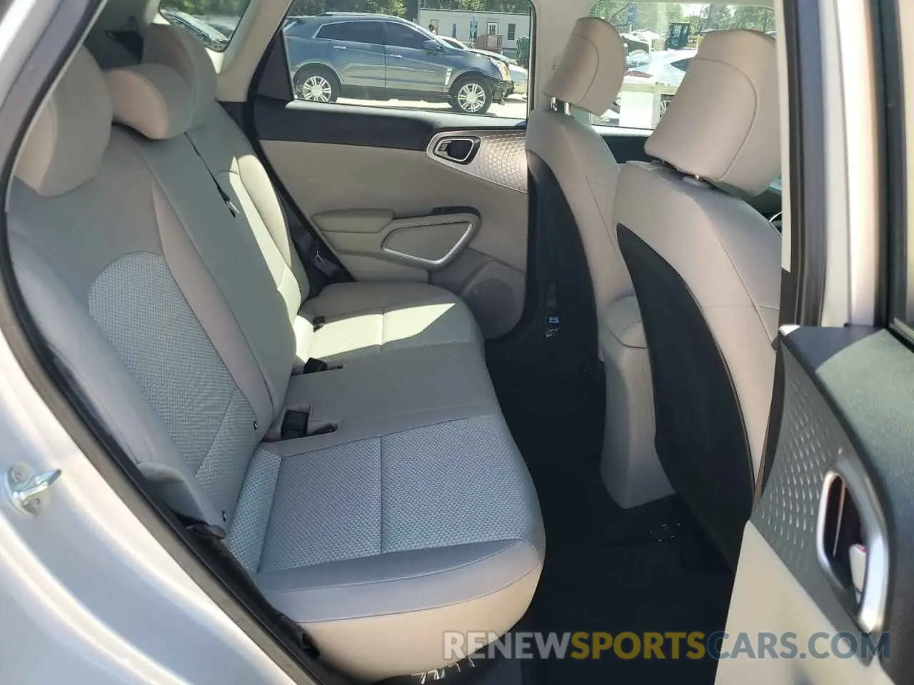 11 fotografías del automóvil dañado KNDJ23AU3M7793681 KIA SOUL 2021