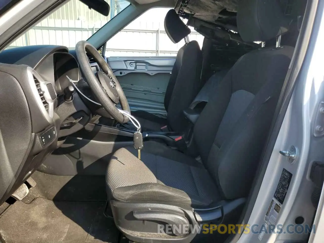 7 fotografías del automóvil dañado KNDJ23AU3M7793843 KIA SOUL 2021