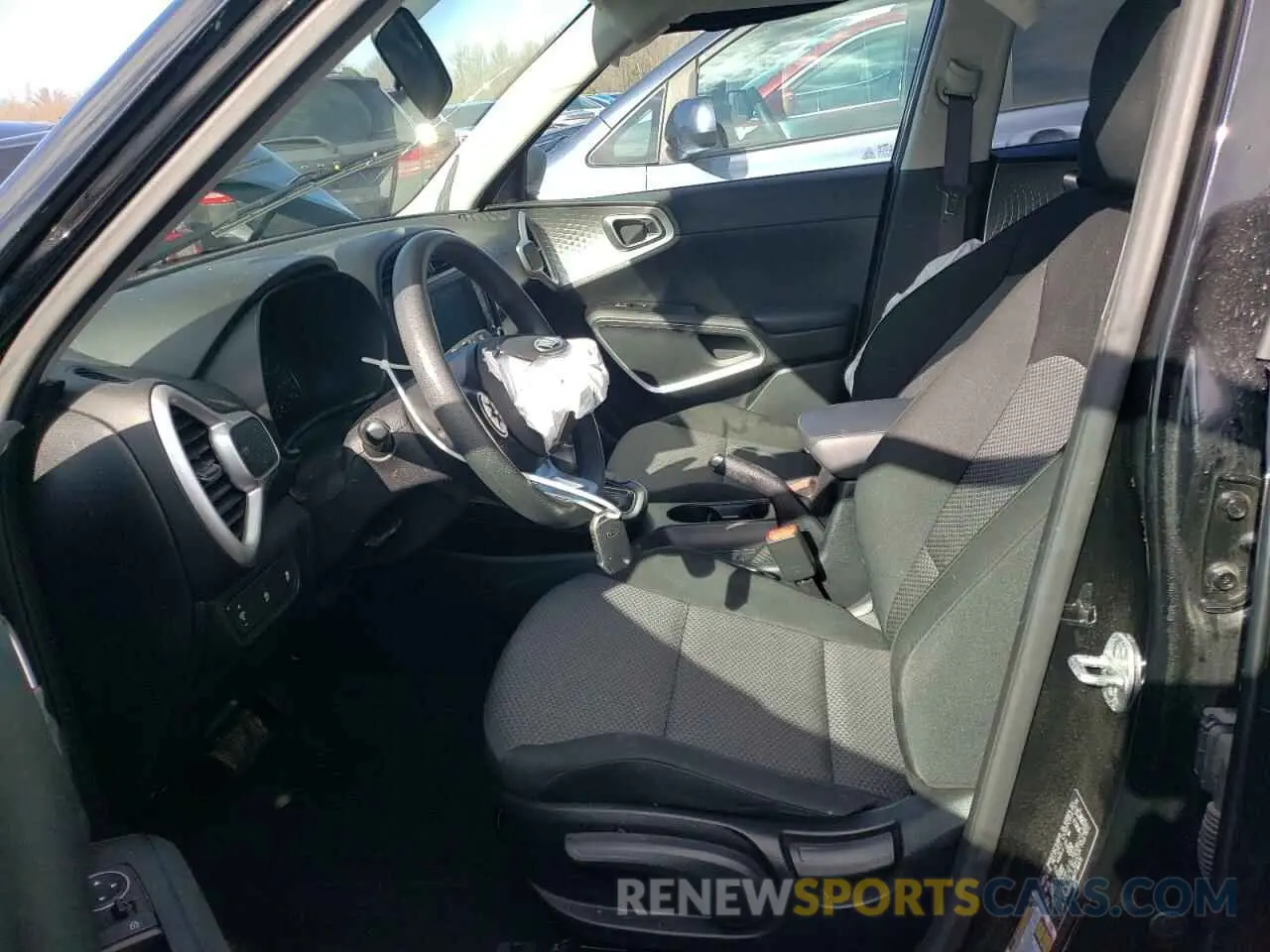 7 fotografías del automóvil dañado KNDJ23AU4M7736471 KIA SOUL 2021