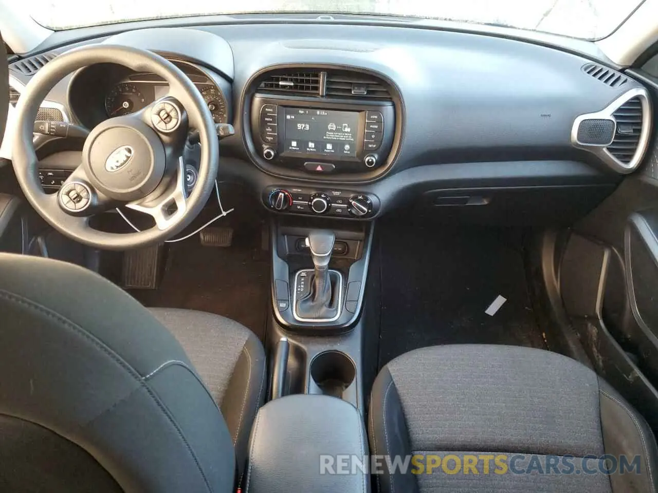 8 fotografías del automóvil dañado KNDJ23AU4M7746885 KIA SOUL 2021