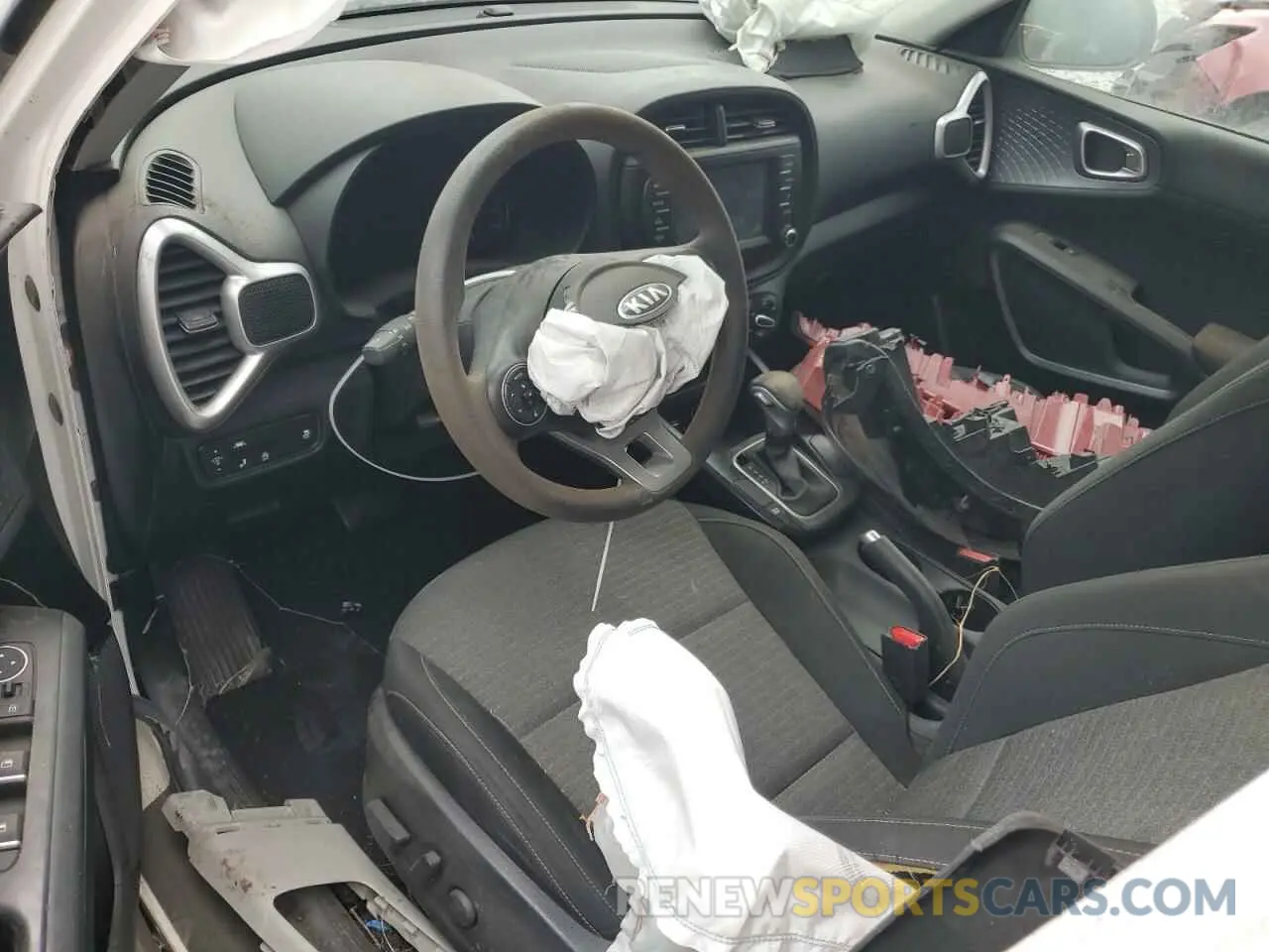 8 fotografías del automóvil dañado KNDJ23AU4M7751584 KIA SOUL 2021