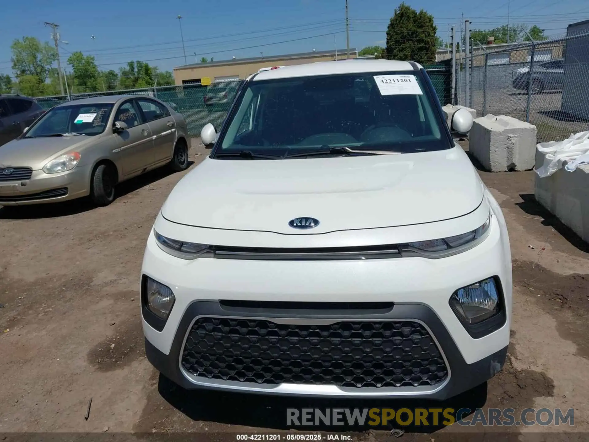 12 fotografías del automóvil dañado KNDJ23AU4M7755070 KIA SOUL 2021