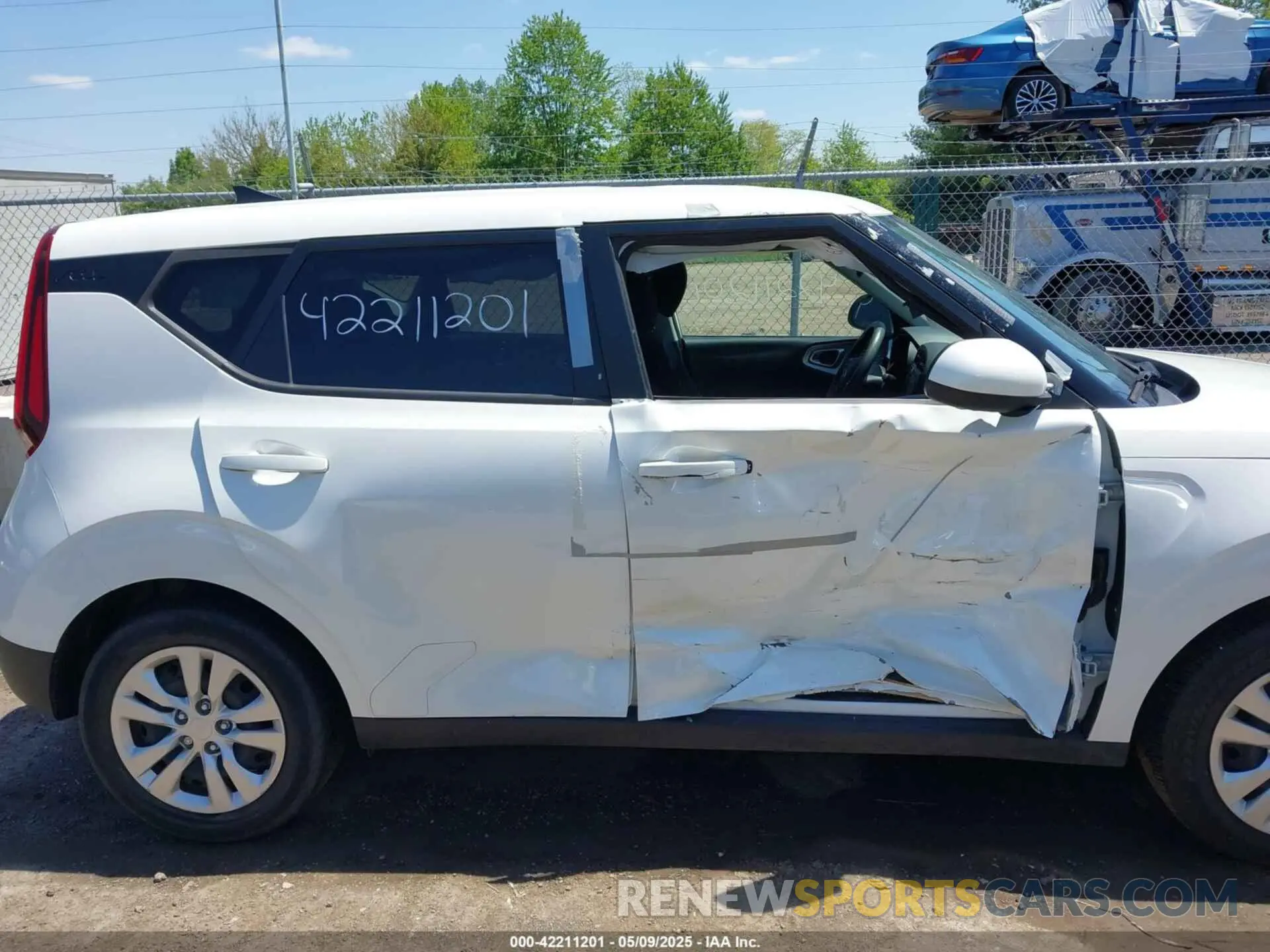13 fotografías del automóvil dañado KNDJ23AU4M7755070 KIA SOUL 2021