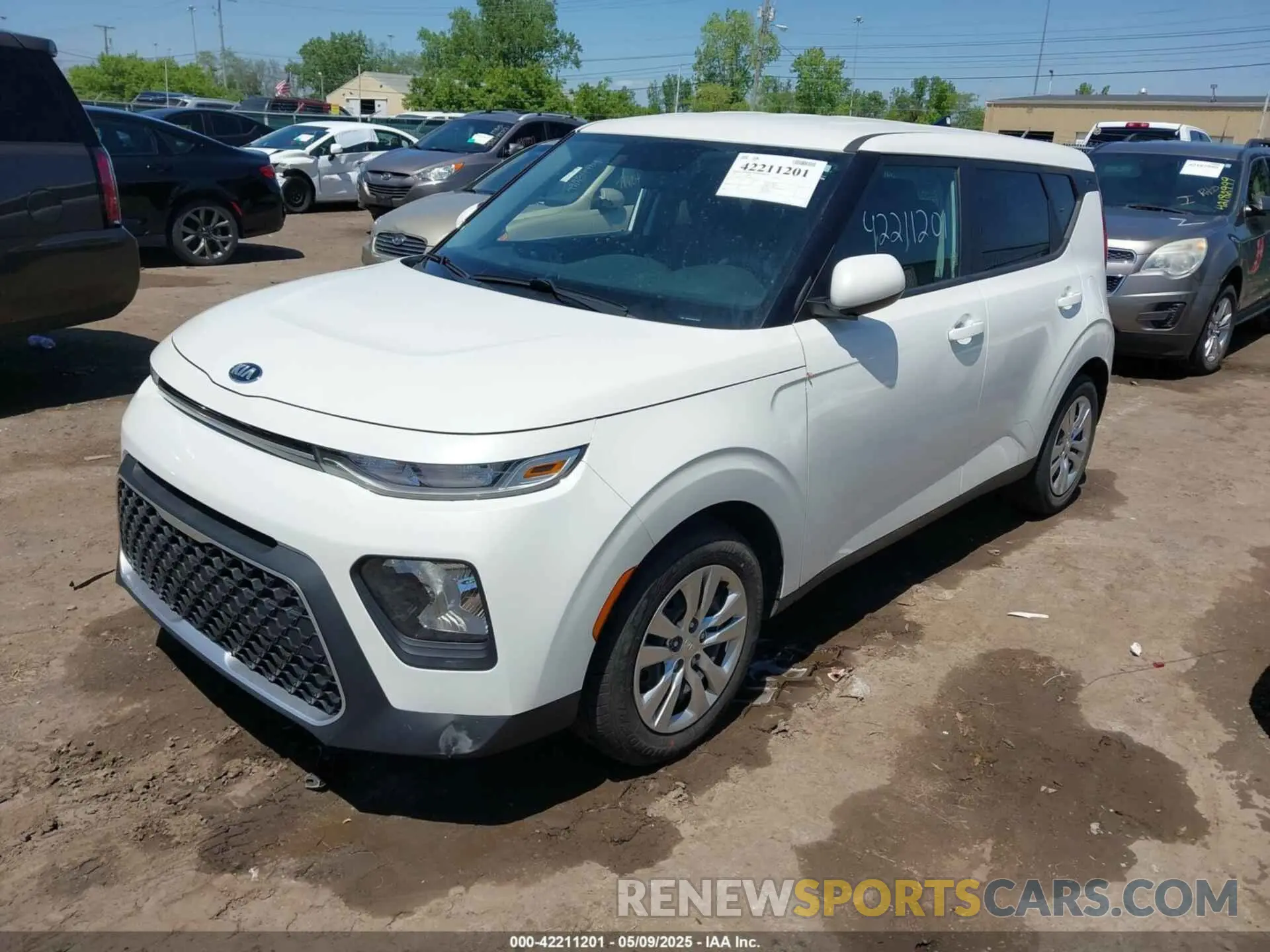 2 fotografías del automóvil dañado KNDJ23AU4M7755070 KIA SOUL 2021