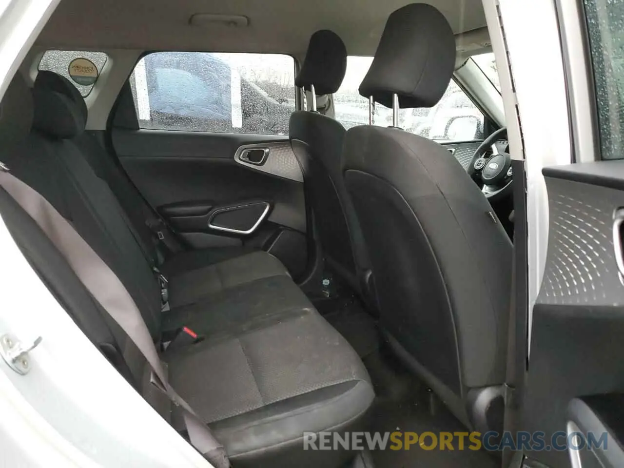 11 fotografías del automóvil dañado KNDJ23AU4M7758311 KIA SOUL 2021