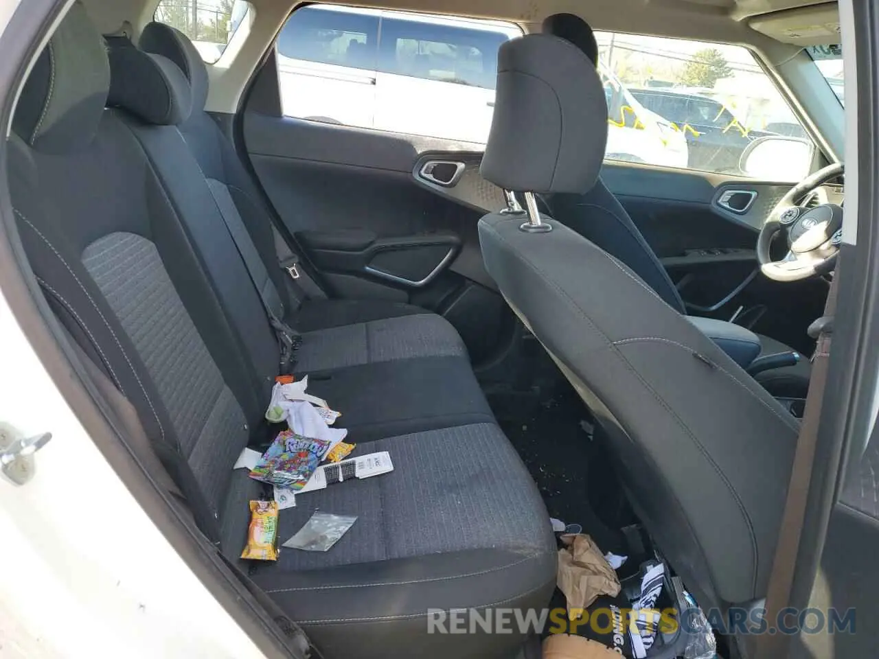 10 fotografías del automóvil dañado KNDJ23AU4M7772354 KIA SOUL 2021