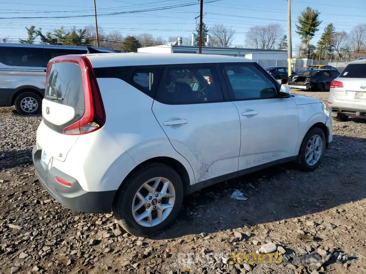 3 fotografías del automóvil dañado KNDJ23AU4M7772354 KIA SOUL 2021